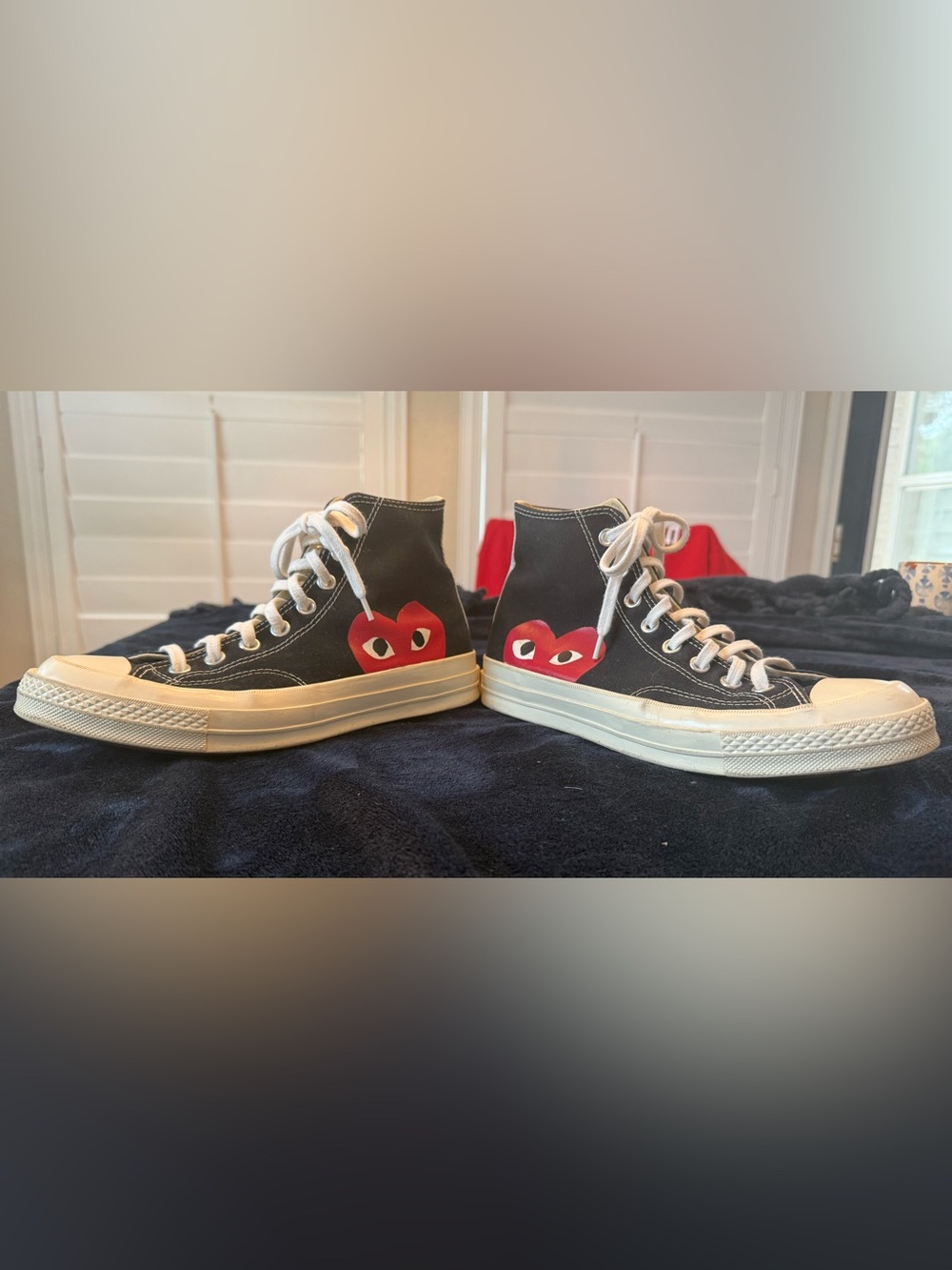 Converse Black and Cream High-Top Sneakers with Red Heart Logo W10/M8 - Picture 2 of 6